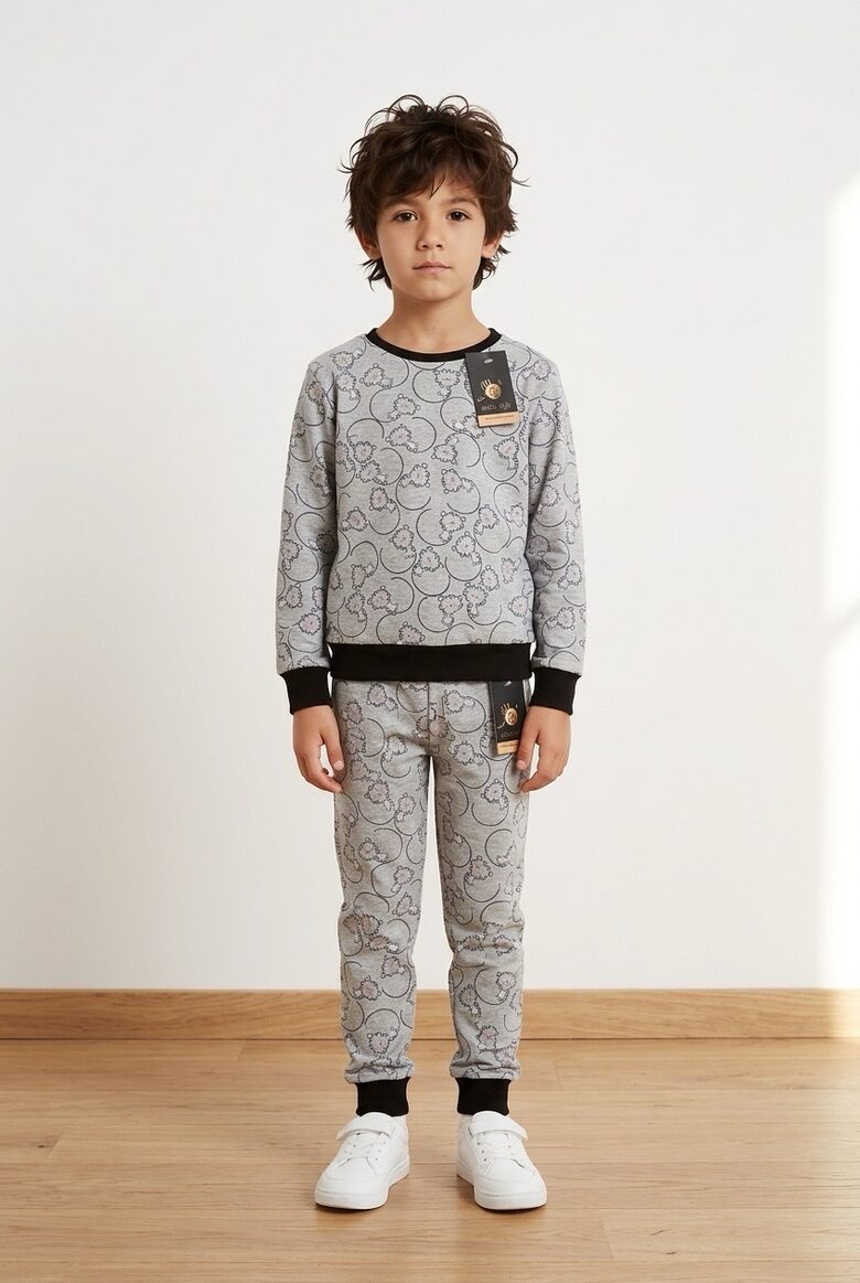 Džemperis un bikses no siltinātas kokvilnas trikotāžas.110.izm.