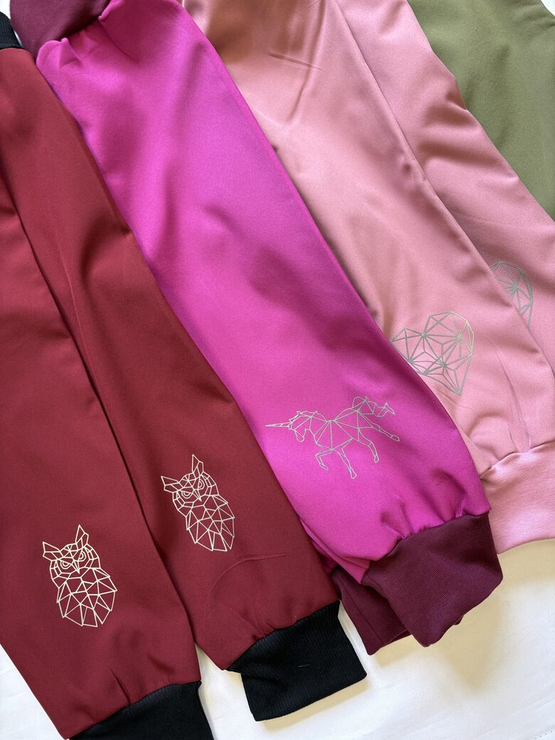 Bērnu bikses no softshell auduma ar atstarojošām zīmēm. 74-146.izm.