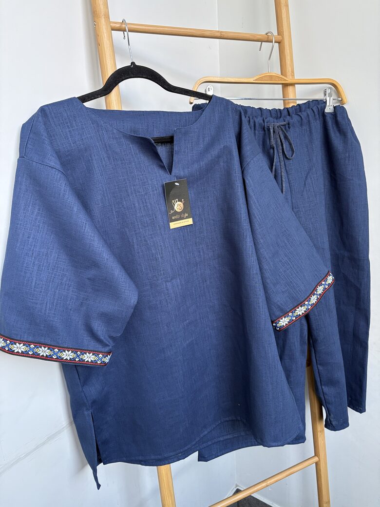 Lina krekls džinsa zilā tonī..Lina šorti. XS-L izm.