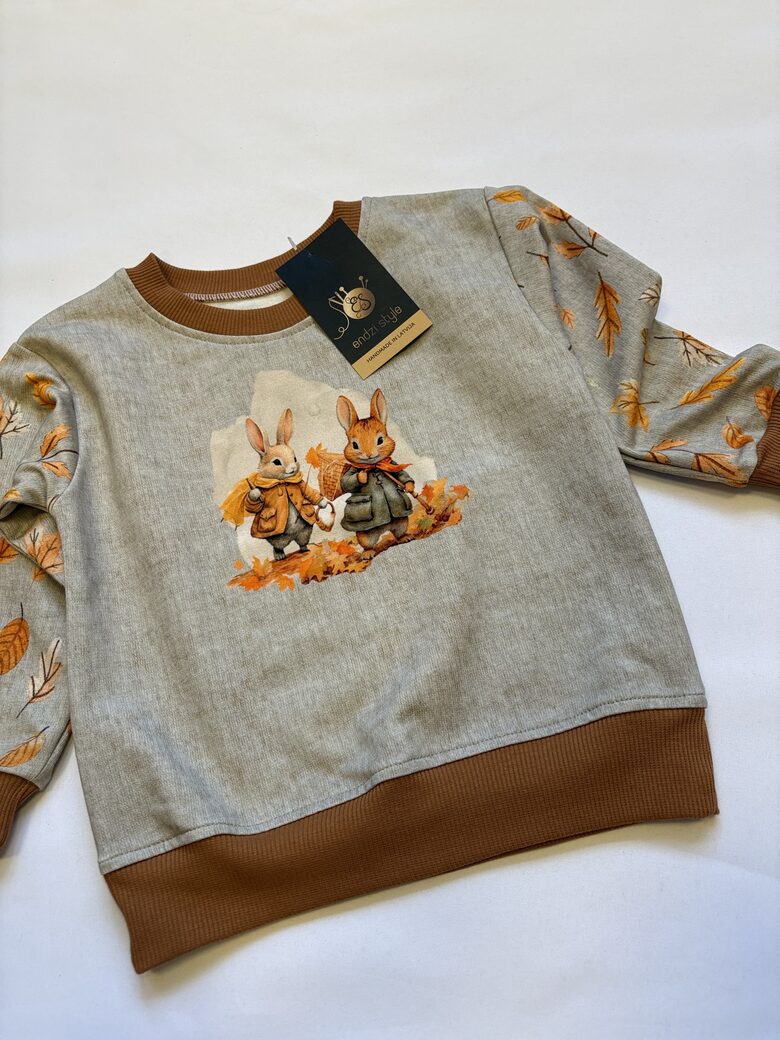 Bērnu džemperis no kokvilnas trikotāžas.Zaķēni rudenī.122.izm.