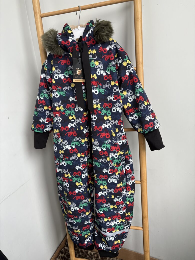 Ziemas kombinezons ar kabatām. Zēnu softshell kombinezons. 128/134.izm.