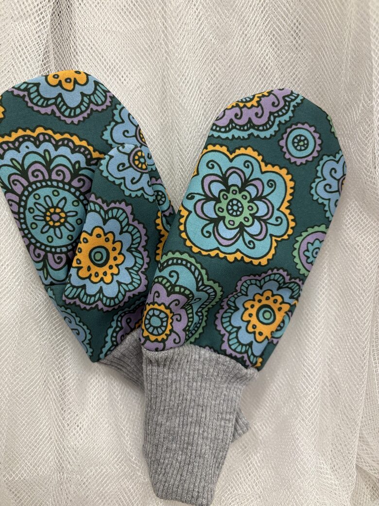 Softshell cimdi. ,,Mandalas,,