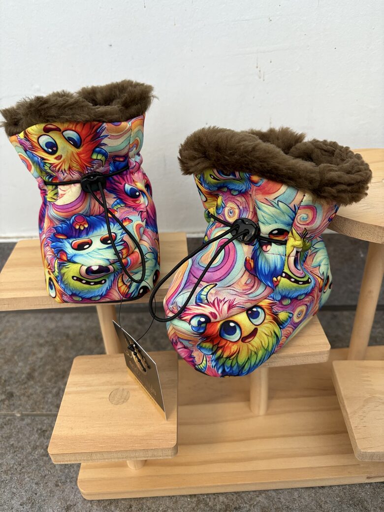 Bērnu zābaciņi . Mazuļu zābaciņi. Softshell zābaciņi.