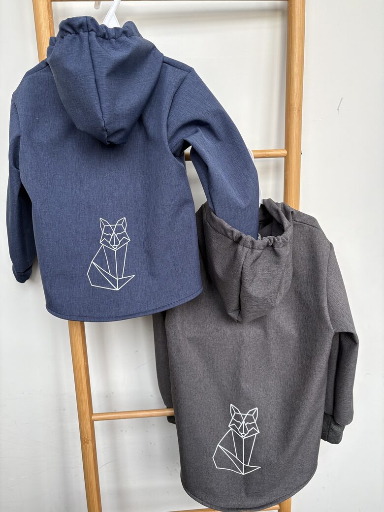 Softshell virsjakas zēniem.Dažādām atstarojošām zīmēm.80-146.izm.