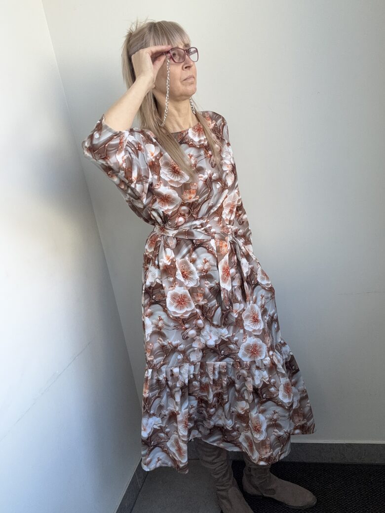 Burvīga sieviešu kleita ar kabatām.,,Pērlītes,, Dažādi garumi.Oversize. 3D