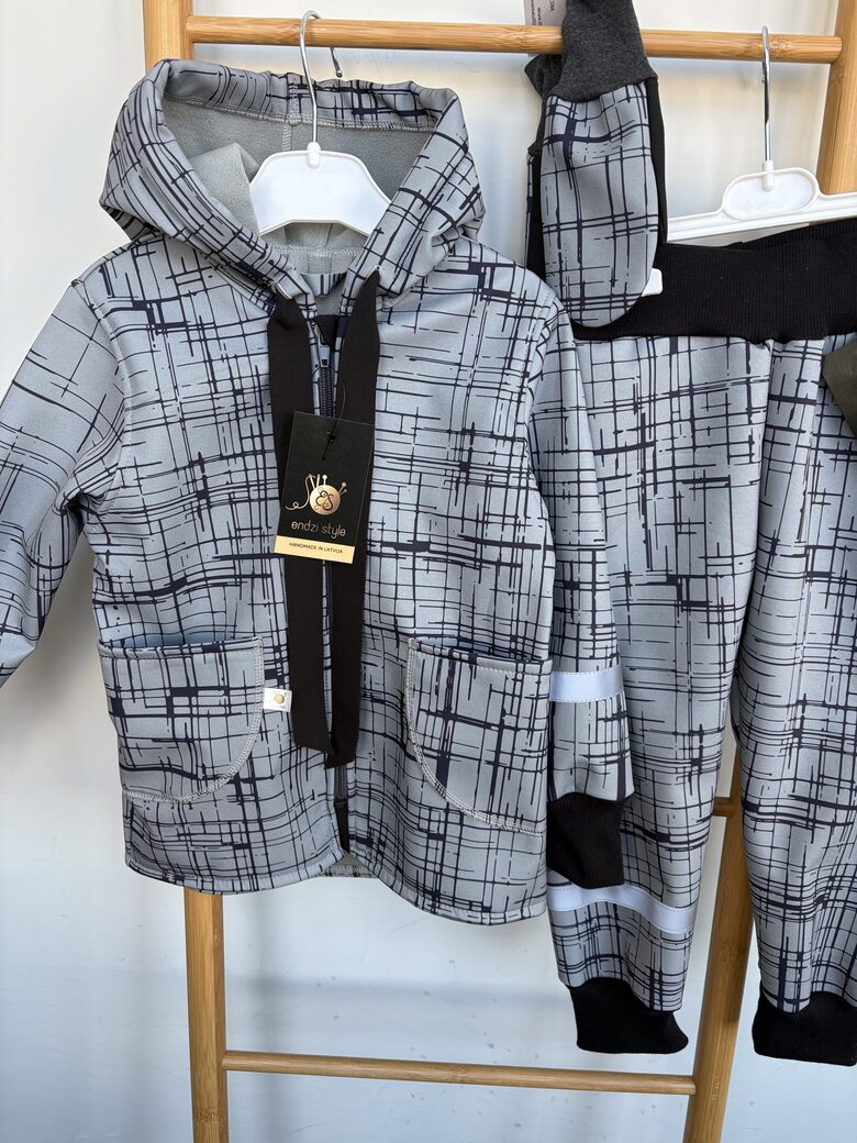 Zēnu softshell jaka.Pelēks/melns. Softhell bikses.