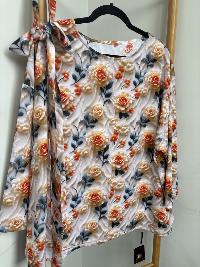 Zelta oranžērija. Sieviešu blūze VAI svārki.