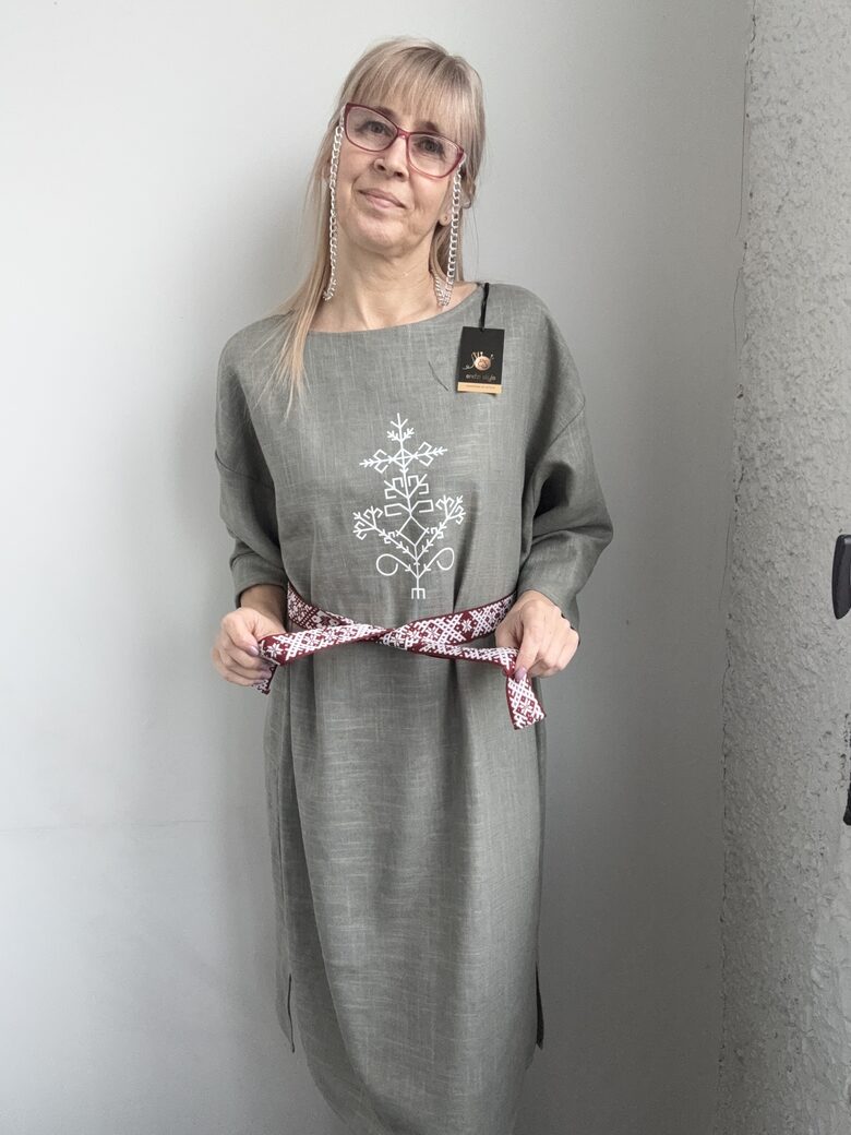 Sieviešu lina kleita/krekls. Austras koks.