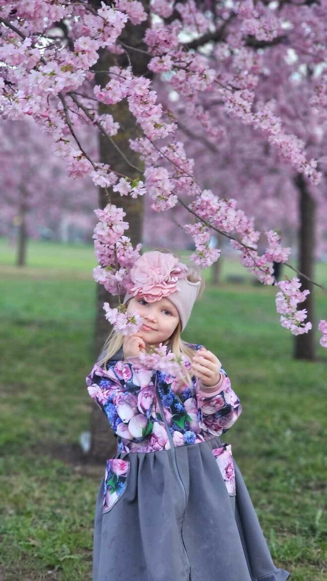 Meiteņu mētelis.Starpsezonu softshell mētelis.PELĒKS .80-140.izm.