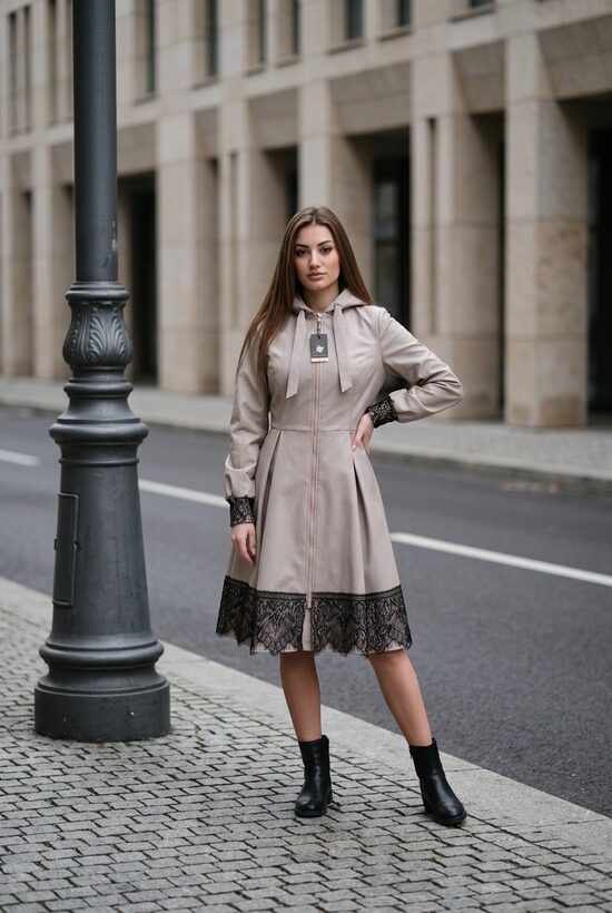 Bēšīgā tonī softshell mētelis ar mežģīni.Tikai Tev. M izm.