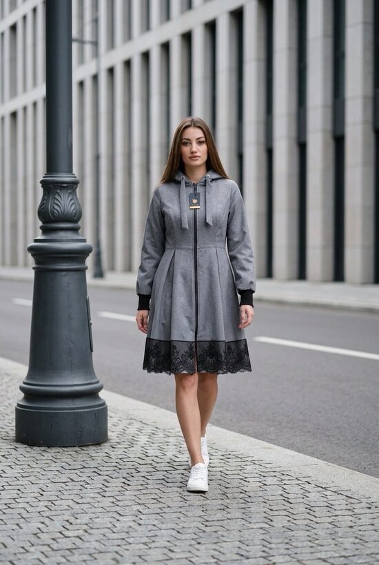 Pelēks melanža tonī softshell mētelis ar mežģīni.TIKAI Tev .L izm.