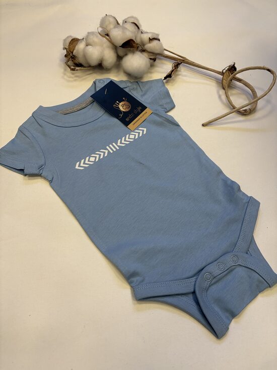 Bodijs zēniem,gaiši zils bodijs.