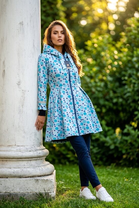 Zils starpsezonu softshell mētelis. L izm.