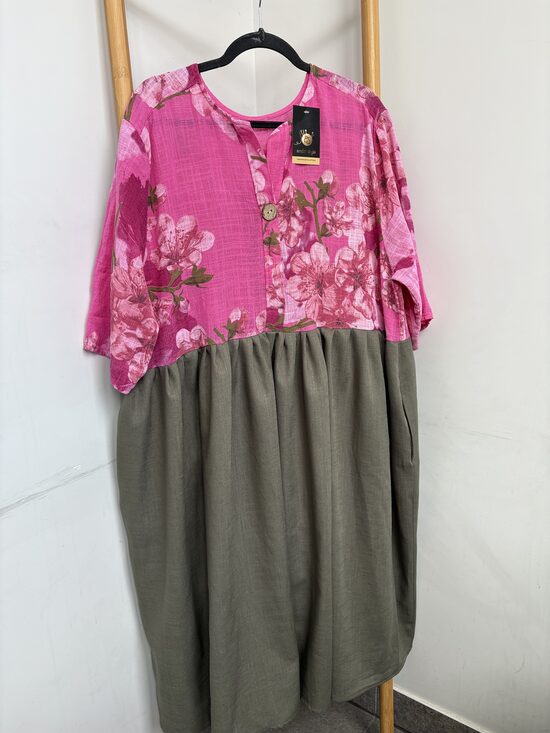 Lina kleita ar kabatām. (130 cm)