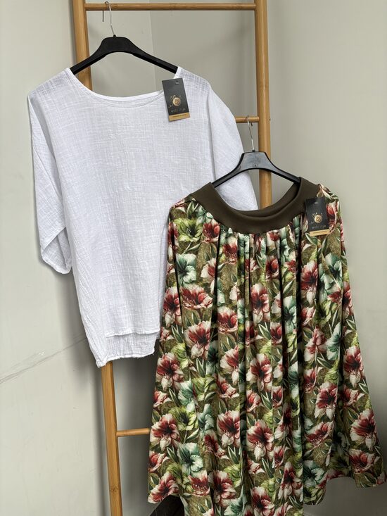 Balta muslina blūze sievietēm. Puķaini lina garie svārki. Oversize.