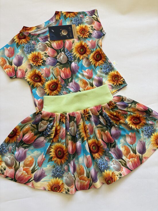 Vasarīgs komplekts meitenēm. Tulpītes. 86-134.izm.