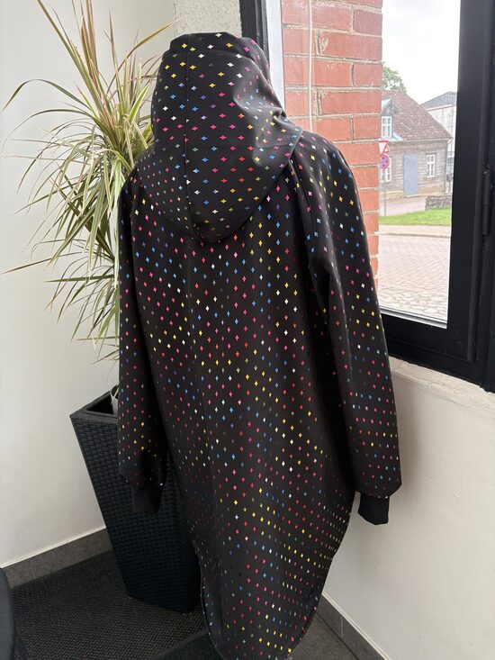 Melns softshell mētelis sievietēm.Dimantiņi.Ūdens necaurlaidīgs slēdzējs.M-6XL  JAKA