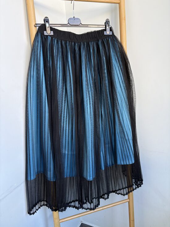 Sieviešu svārki tilla ar satīnas oderi zilā tonī. XS-XL