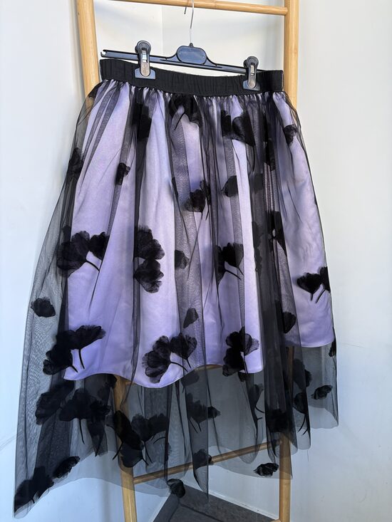 Puķainie tilla svārki ar satīna oderi.M-2XL