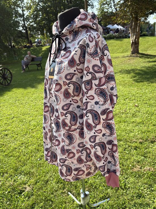 Softshell jakas sievietēm.(146 cm) PIEEJAMS UZREIZ.