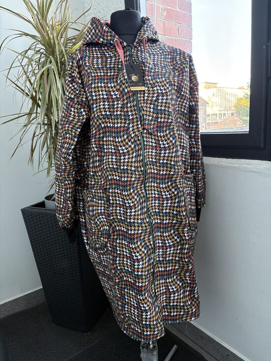 Sieviešu softshell mētelis.Oversize.( 136 cm) Viļņa efekts.