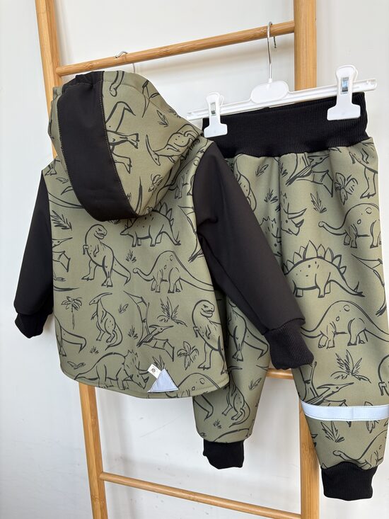 Gaišā hakī tonī jaka vai bikses no softshell auduma.80-140.izm.