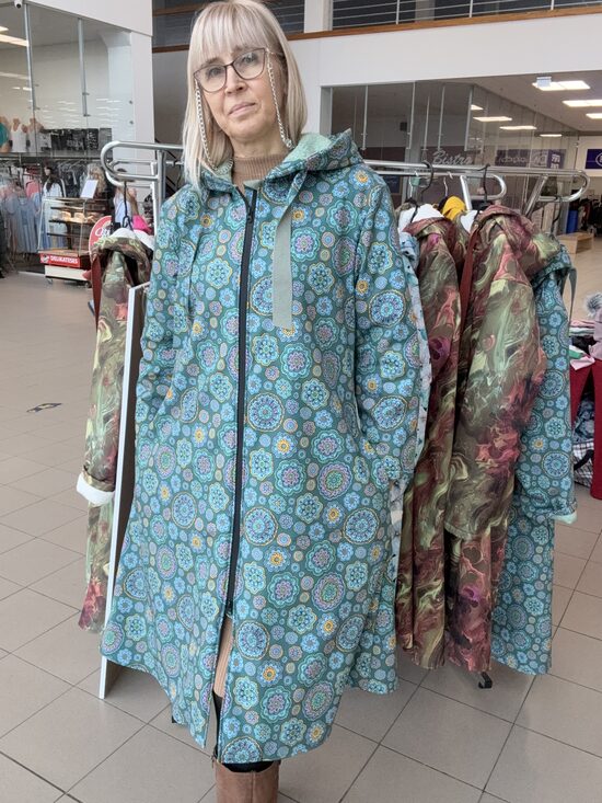 Sieviešu mētelis rudens/ziemas sezonai. Softshell mētelis ar papildus oderi. L/XL