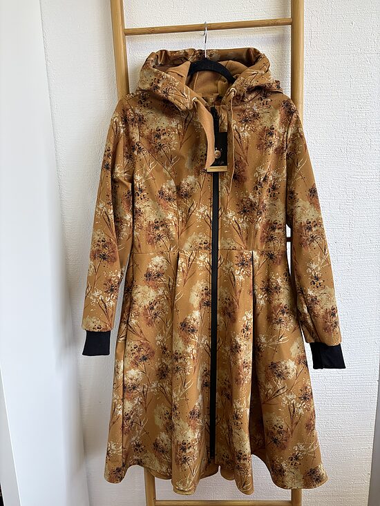 Sieviešu softshell mētelis. Rudentiņš.  S-izm.