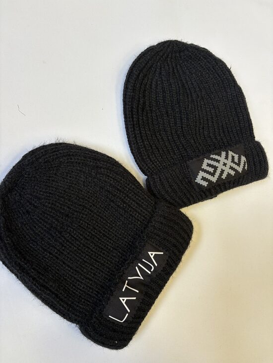 Adīta rudens/ziema cepure. 50/56 cm ,,Latvija,, ,, Jumis ,,