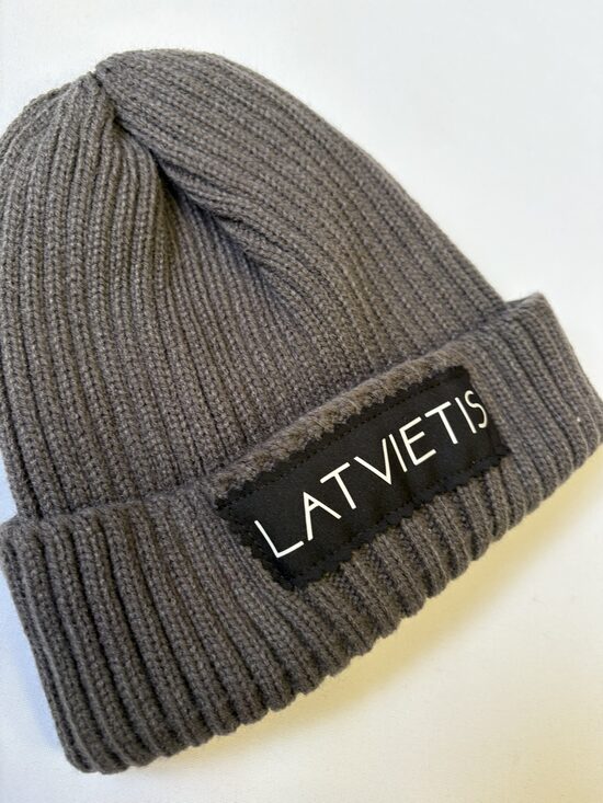 Latvietis. Rudens /ziemas cepure .48/56 CM.