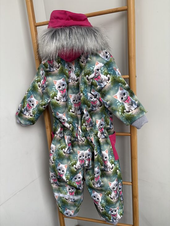 Softshell kombinezoni ar papildus odere. Kombinezoni meitenēm.,, Kaķīši,, 98/104.,104/110.,116/122.izm.