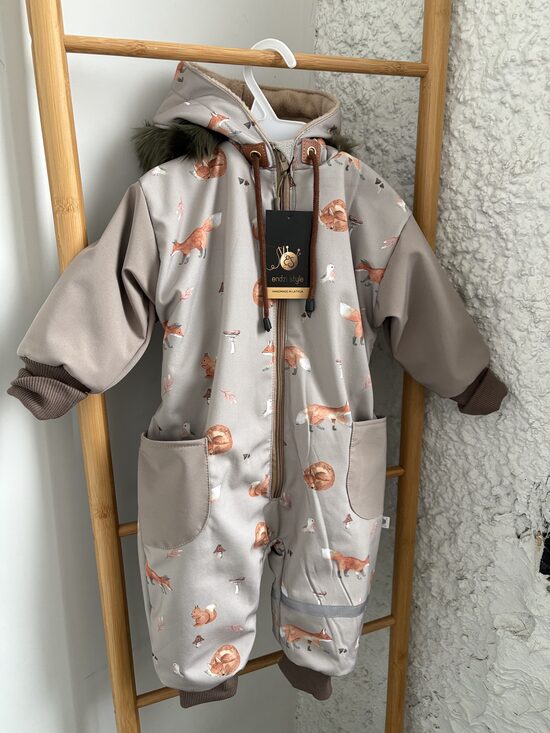 Bērnu rudens/ziemas softshell kombinezons ar kabatām. 74/80.izm.