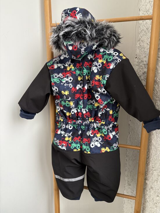Bērnu kombinezons rudens/ziemas sezonai ar kabatām.80/86.izm,