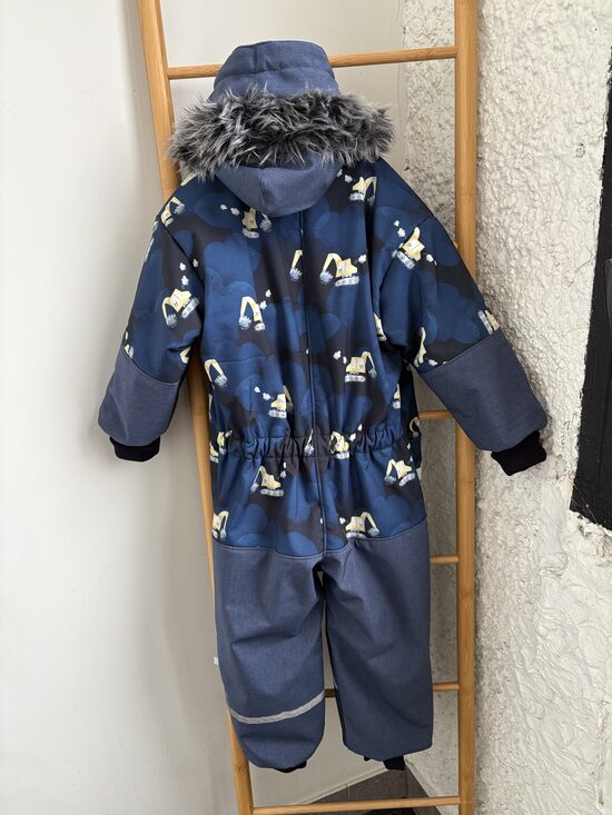 Rudens /ziemas softshell kombinezons bērniem. Ekskavatori. 116/122.izm.