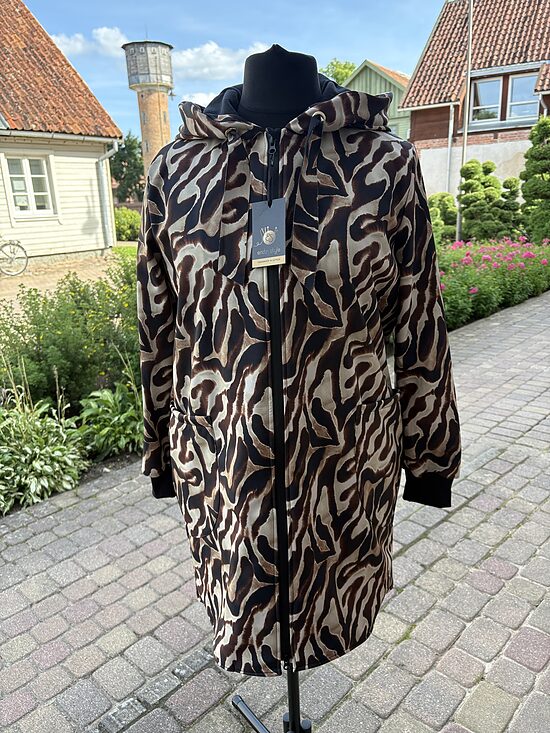 Softshell  jaka ar pagarinātu aizmuguri.M.,L.,XL.,2XL.,3XL.izm. Leopards.