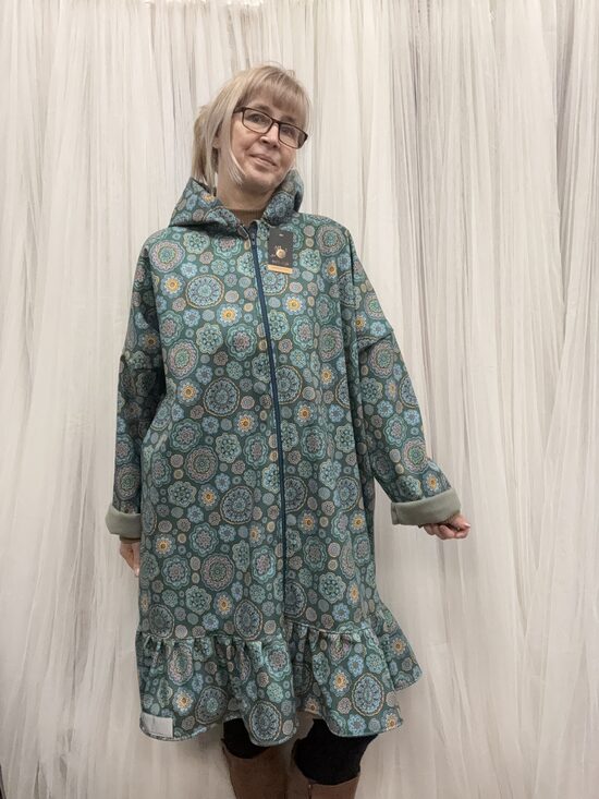 Sieviešu softshell mētelis ar volānu. Mandalas.S-6XL