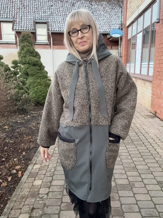 Sieviešu rudens/ziemas garā jaka. Stilīga sieviešu jaka. (130 cm )