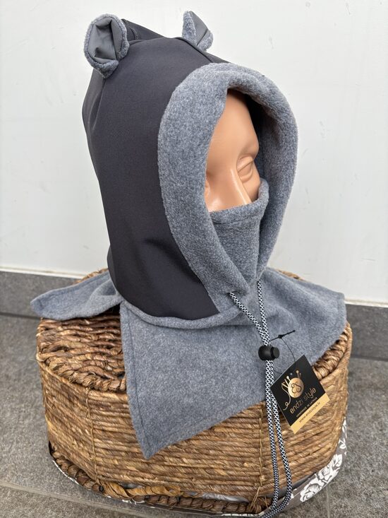 Pelēka softshell kapuč cepure.  Bērnu ķivercepure. 6 mēn.-10.gadi. Tumsā atsatrojošas saites un ausis.