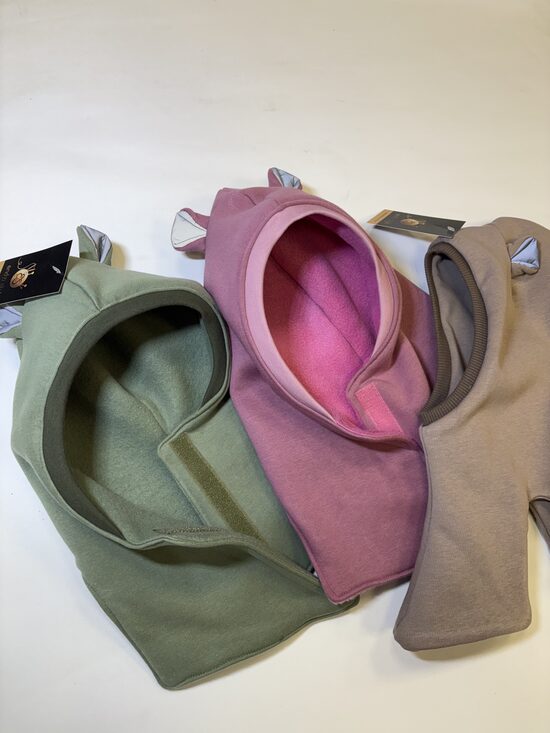 Ziema ķivercepure ar ausīm vai bumbuli. Cepure ar klipsi.Haki,bēšīga,pūderozā,bordo.