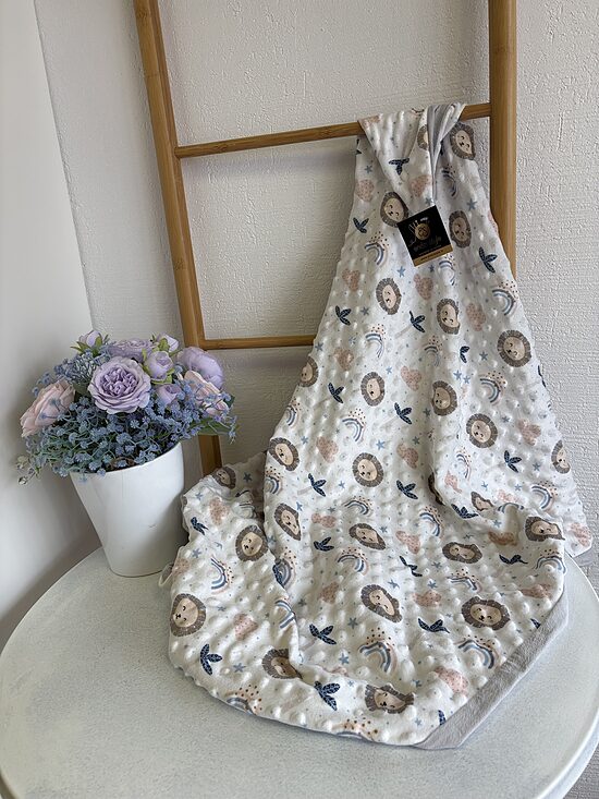 Sedziņa mazulim ar kokvilnas oderi. Lauviņas.80/100 cm. 