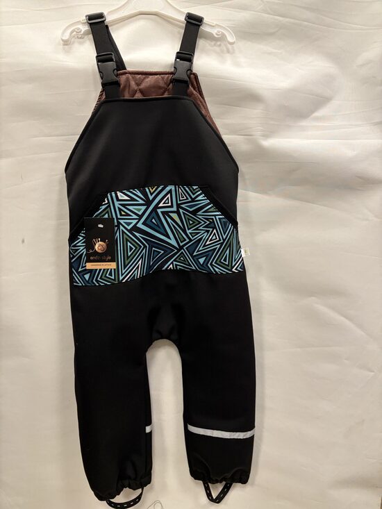 Melnas softshell bikses bērniem. Bikses ar lencēm.Softshell bikses ar papildus oderi. 110.,116.izm.