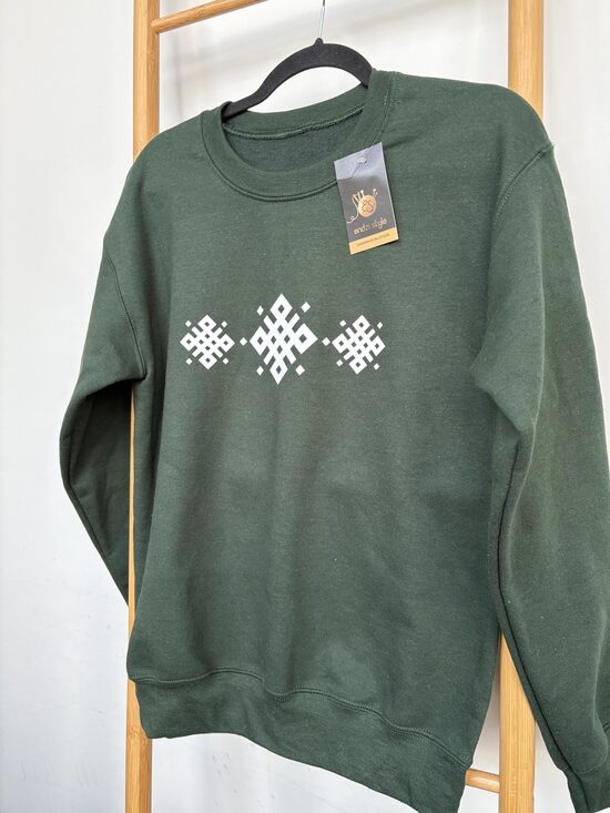 Tumši zaļš džemperis. S izm.  Auseklis.