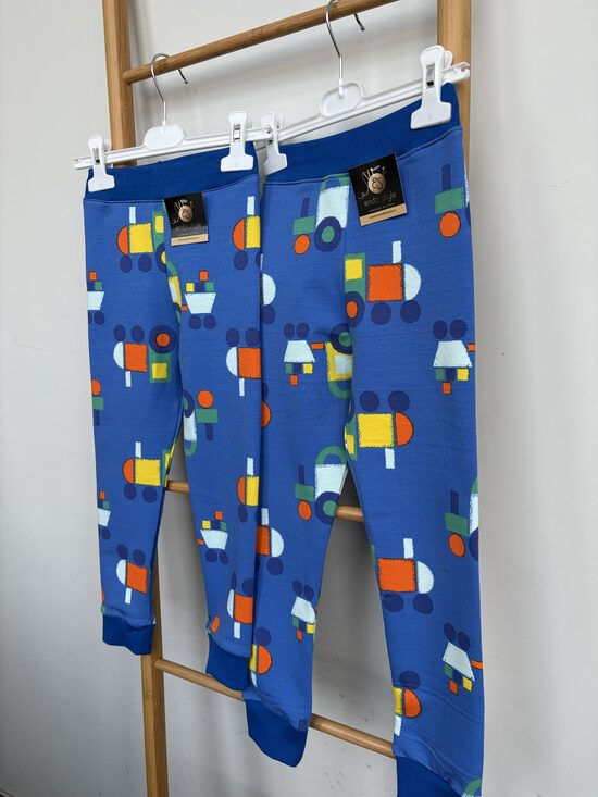 Kokvilnas trikotāžas legingi zēniem. 110.,122.izm.