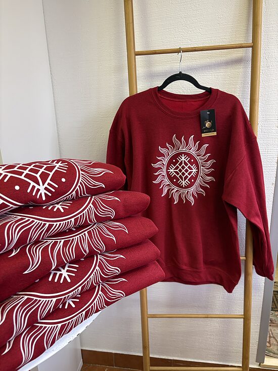 Silts džemperis ar apdruku. ,, Saule -laime,, M-4XL