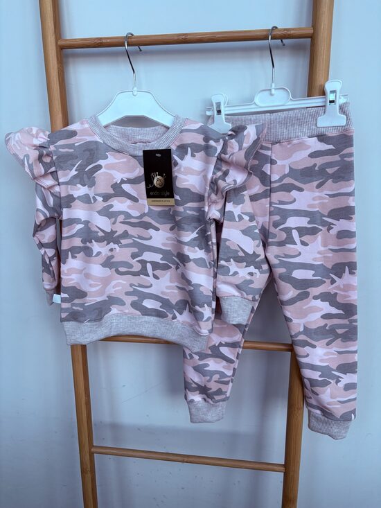 Apģērbu komplekts meitenēm. Kamuflāža. Rozā/pelēks. 98.,104.,110.izm.