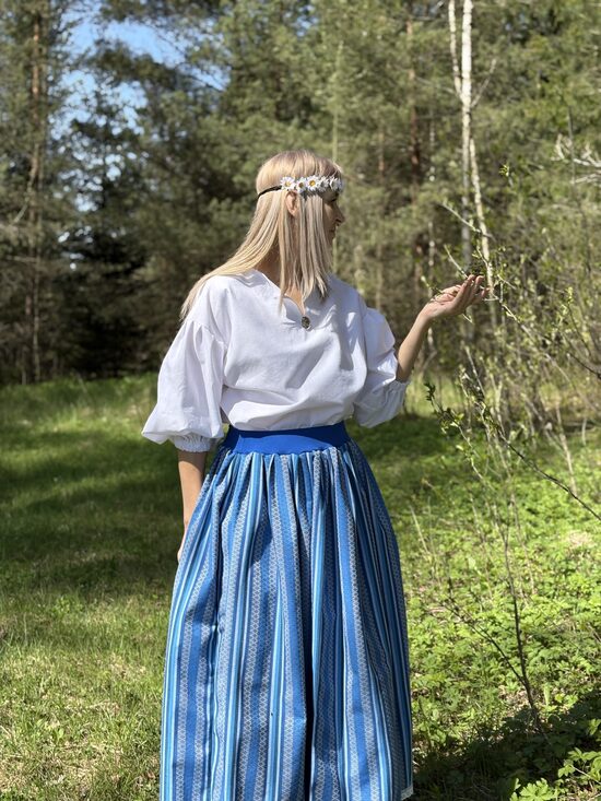Garie un pusgarie tautiskie svārki sievietēm.Kupli sieviešu svārki.  NR.-15.