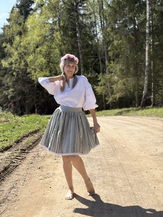 Rakstaini sieviešu svārki,garie vai pusgarie svārki. NR-16