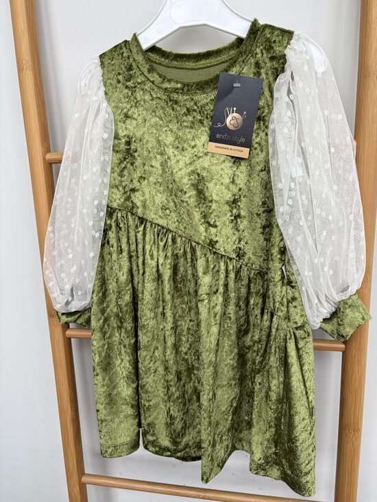 Zaļa samta auduma kleita ar pumpiņtillu. 98/104.,116/122.,122/128.izm.