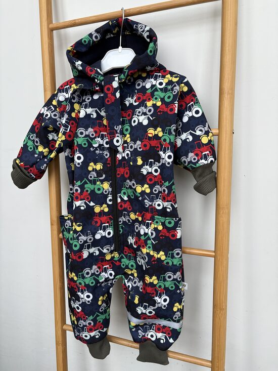 Satrpsezonu kombinezons bērniem no softshell auduma. Traktori. 74-134.izm