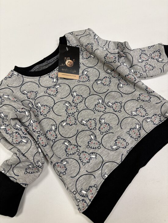 Biezs bērnu džemperis. Lauviņas. 92/98.izm.